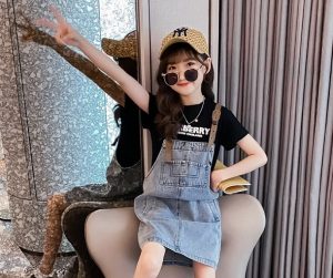 Set Yếm Bò Bé Gái áo đen